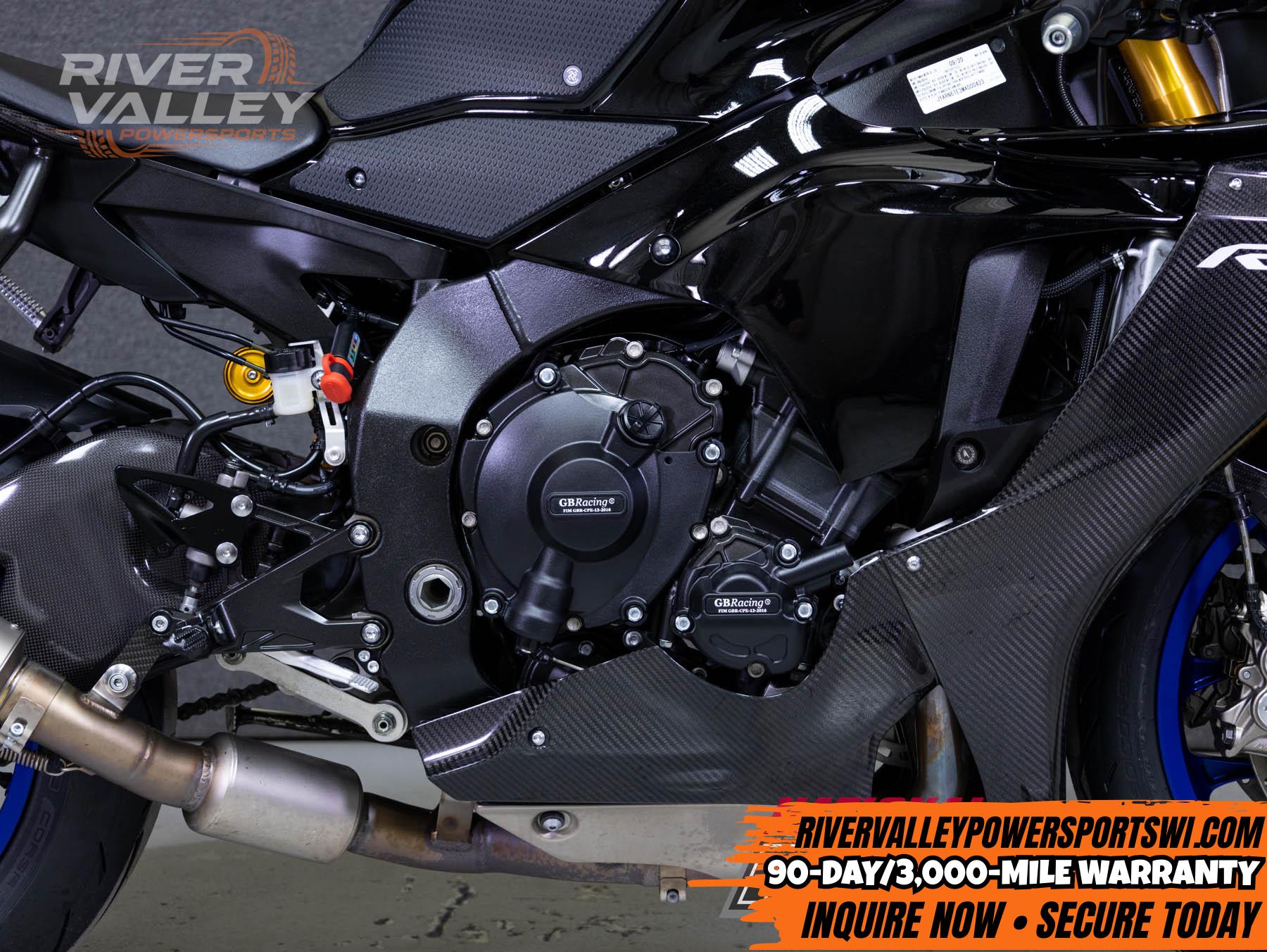 2021 YAMAHA YZFR1M 1000 W/ABS